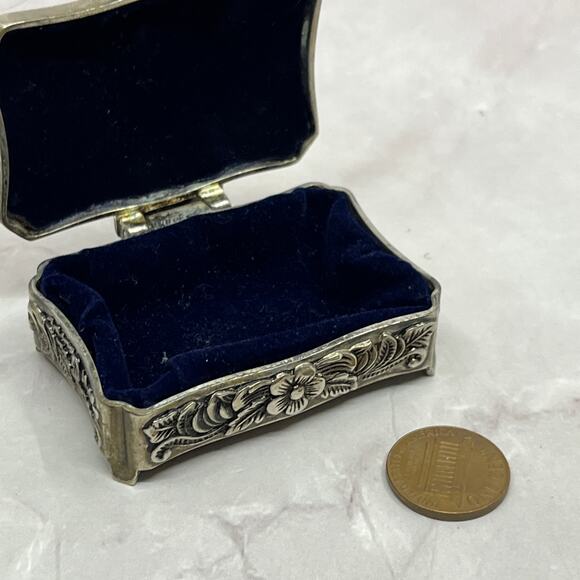 Vintage Art Nouveau Metal Trinket Jewelry Box Black Velvet SC1 - Picture 3 of 3